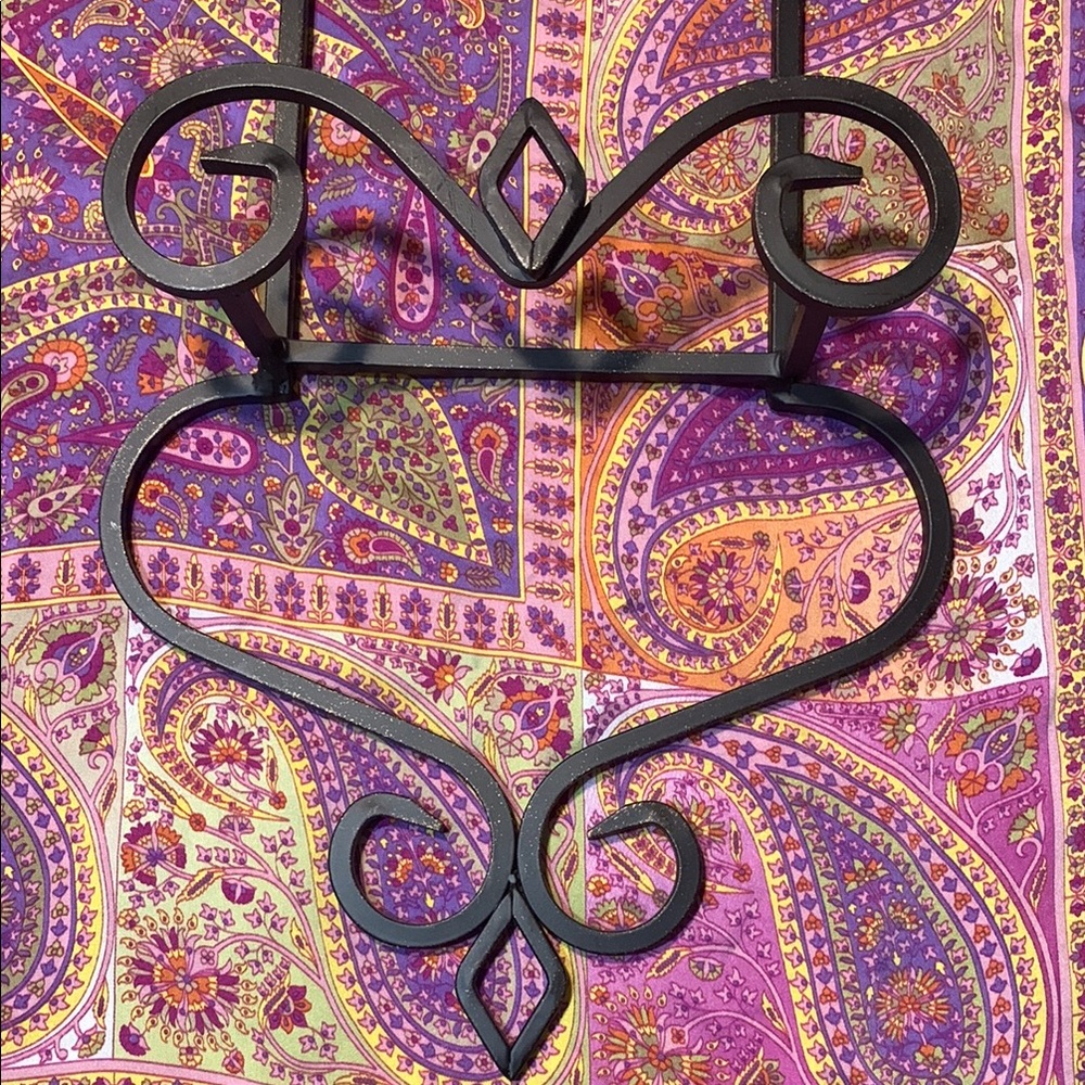 Vintage elegant Black Wrought Iron Metal Two Plate Wall Decor - Picture 5 of 12